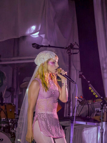 Hayley williams page leaked private photo uncensored HD quality