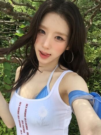 Heejin page leaked private photo uncensored HD quality