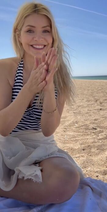 Holly willoughby leaked private photo uncensored HD quality
