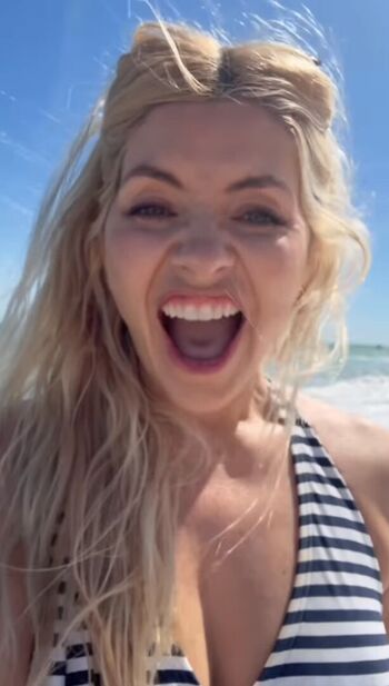 Holly willoughby leaked private photo uncensored HD quality