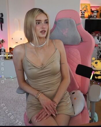 Honeypuu  page leaked private photo uncensored HD quality