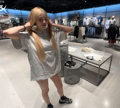 Honeypuu leaked private photo uncensored HD quality