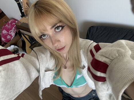 Iluvmeww page leaked private photo uncensored HD quality