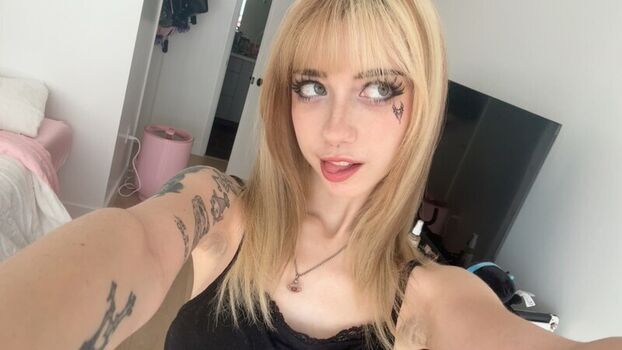 Iluvmeww page leaked private photo uncensored HD quality