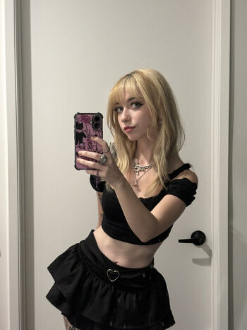 Iluvmeww page leaked private photo uncensored HD quality