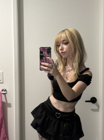 Iluvmeww page leaked private photo uncensored HD quality