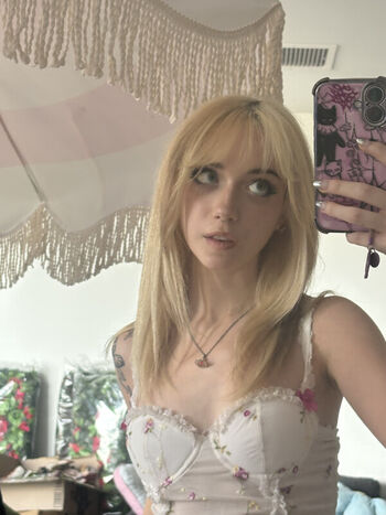 Iluvmeww page leaked private photo uncensored HD quality