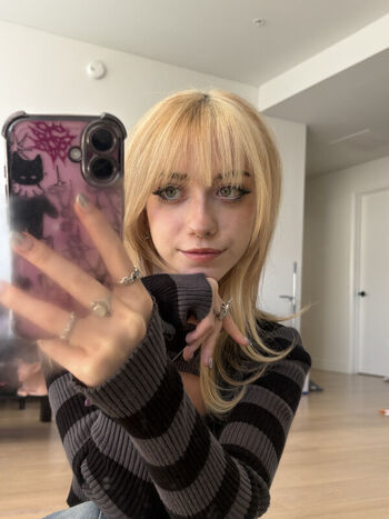 Iluvmeww page leaked private photo uncensored HD quality