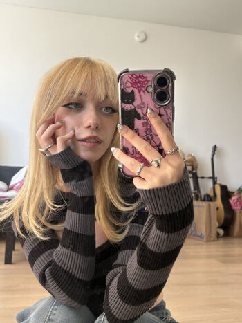 Iluvmeww page leaked private photo uncensored HD quality