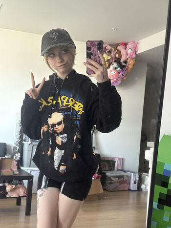 Iluvmeww page leaked private photo uncensored HD quality