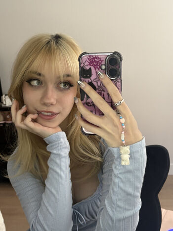 Iluvmeww page leaked private photo uncensored HD quality