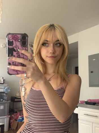 Iluvmeww page leaked private photo uncensored HD quality