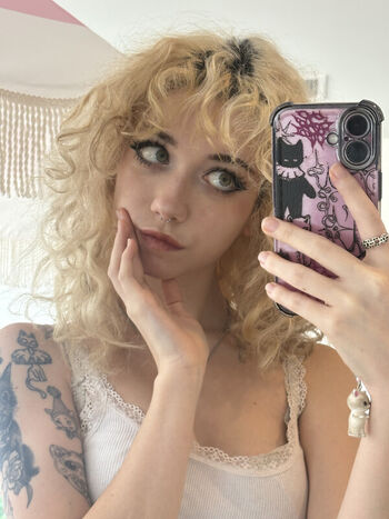 Iluvmeww page leaked private photo uncensored HD quality