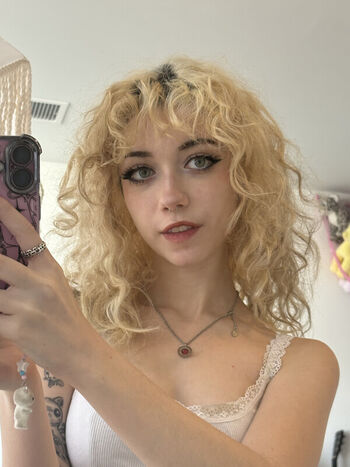 Iluvmeww page leaked private photo uncensored HD quality