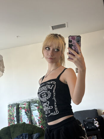 Iluvmeww page leaked private photo uncensored HD quality