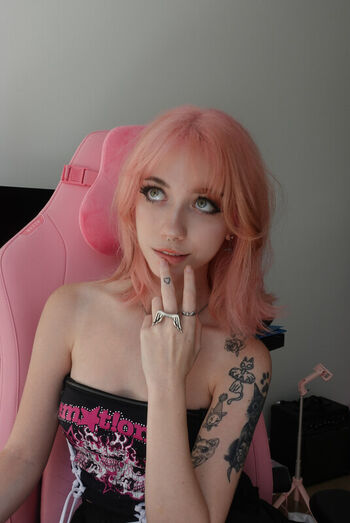 Iluvmeww page leaked private photo uncensored HD quality