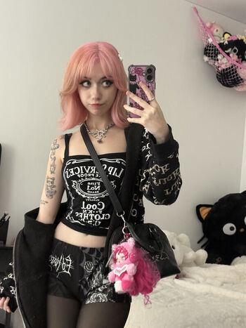 Iluvmeww page leaked private photo uncensored HD quality