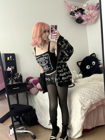 Iluvmeww page leaked private photo uncensored HD quality