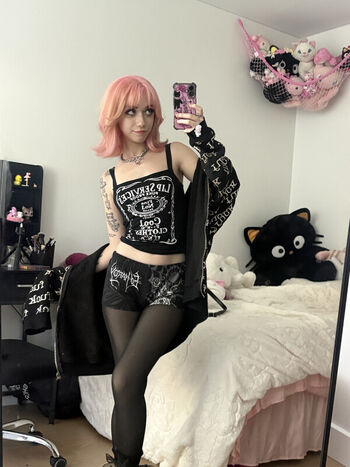 Iluvmeww page leaked private photo uncensored HD quality