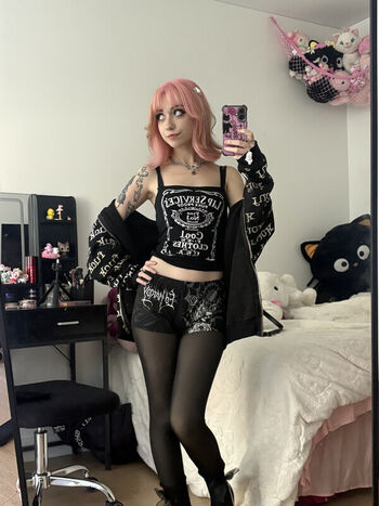 Iluvmeww page leaked private photo uncensored HD quality