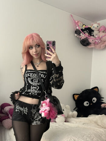 Iluvmeww page leaked private photo uncensored HD quality