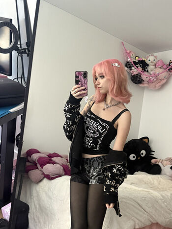 Iluvmeww page leaked private photo uncensored HD quality