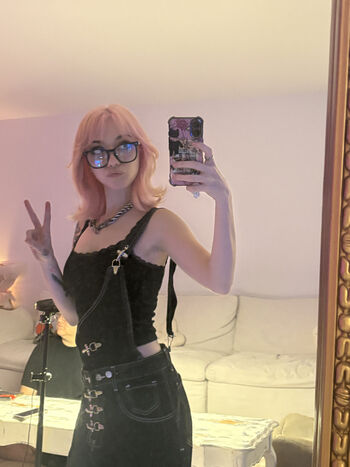 Iluvmeww page leaked private photo uncensored HD quality