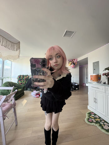 Iluvmeww page leaked private photo uncensored HD quality