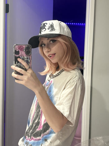 Iluvmeww page leaked private photo uncensored HD quality