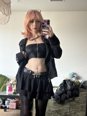 Iluvmeww page leaked private photo uncensored HD quality