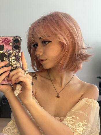 Iluvmeww page leaked private photo uncensored HD quality