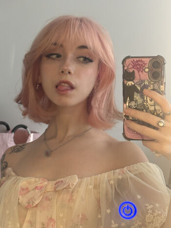Iluvmeww page leaked private photo uncensored HD quality