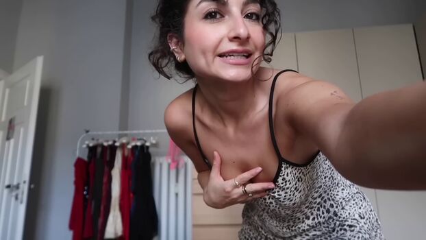 Ischtar isik page leaked private photo uncensored HD quality