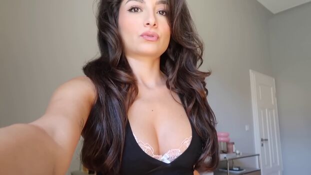 Ischtar isik page leaked private photo uncensored HD quality