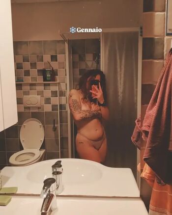 Italian girls page leaked private photo uncensored HD quality
