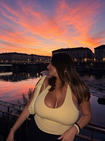 Italian girls page leaked private photo uncensored HD quality