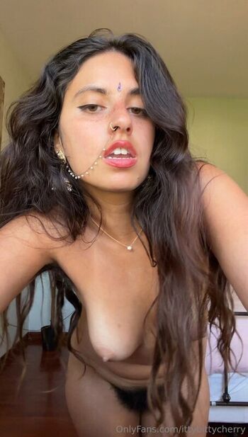 Ittybittycherry leaked private photo uncensored HD quality