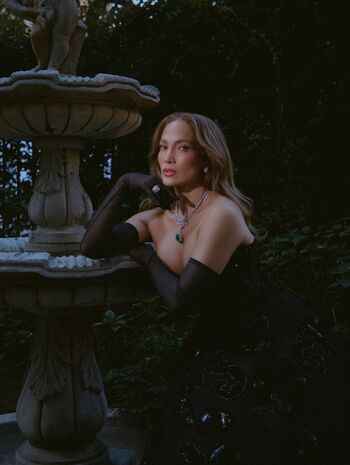Jennifer lopez  page leaked private photo uncensored HD quality