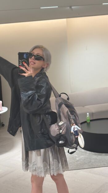 Jeon somi page leaked private photo uncensored HD quality