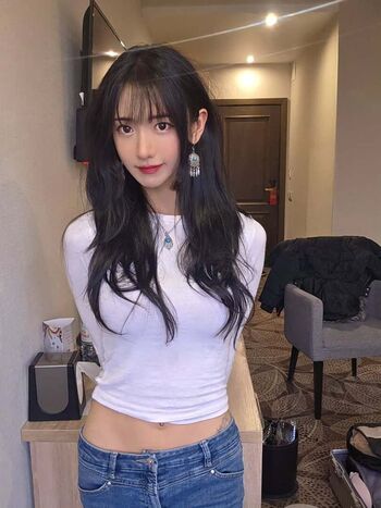 Jinnytty page leaked private photo uncensored HD quality