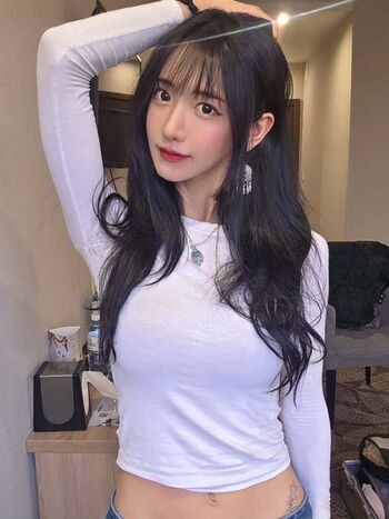 Jinnytty page leaked private photo uncensored HD quality
