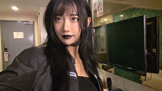 Jinnytty page leaked private photo uncensored HD quality