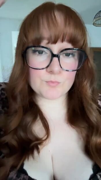 Jolie rousse leaked private photo uncensored HD quality