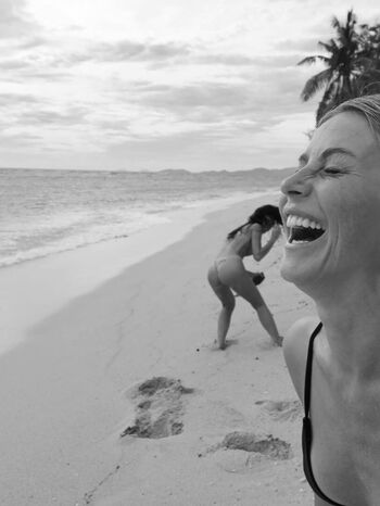 Julianne hough page leaked private photo uncensored HD quality