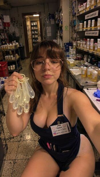 Katie elizzy bugs page leaked private photo uncensored HD quality