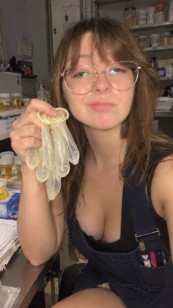 Katie elizzy bugs page leaked private photo uncensored HD quality