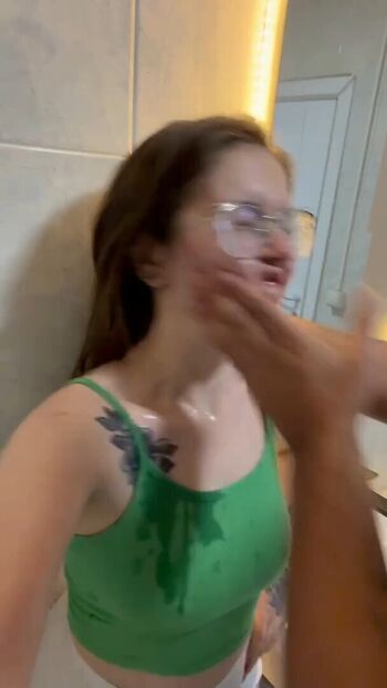 Katie elizzy bugs page leaked private photo uncensored HD quality