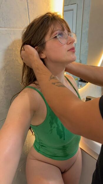 Katie elizzy bugs page leaked private photo uncensored HD quality