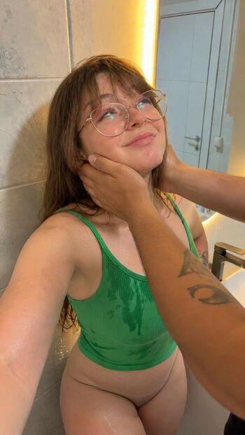 Katie elizzy bugs page leaked private photo uncensored HD quality