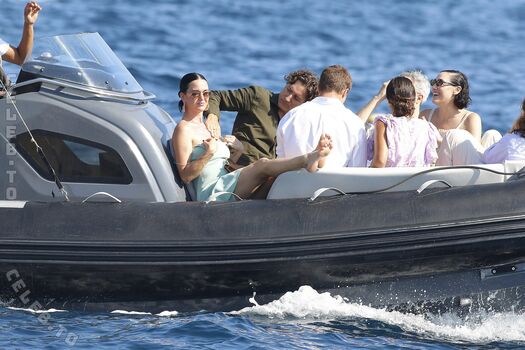 Katy perry  page leaked private photo uncensored HD quality